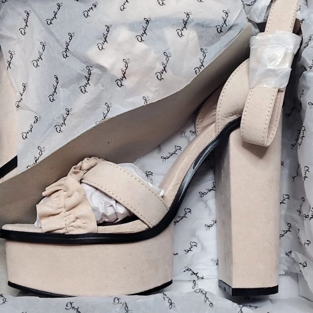 Azalia Ruffle Platform Heel - Picture 5 of 6